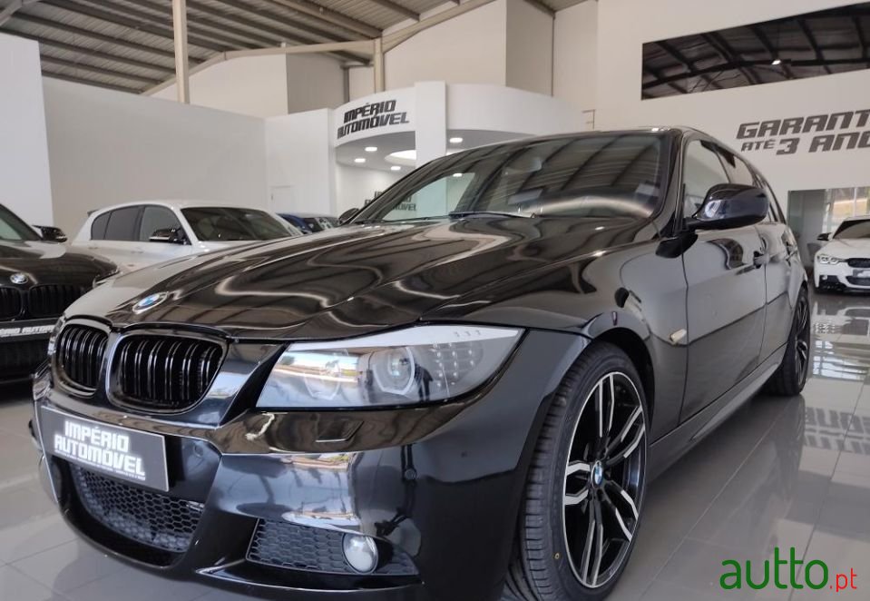 2012' BMW 318 photo #4