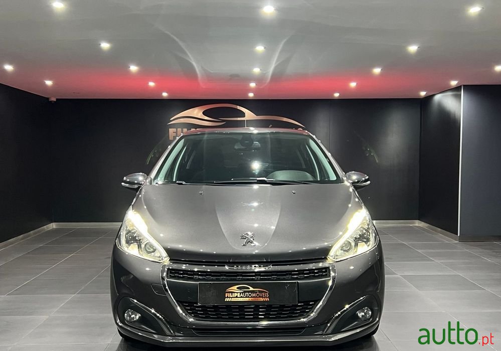 2018' Peugeot 208 photo #2