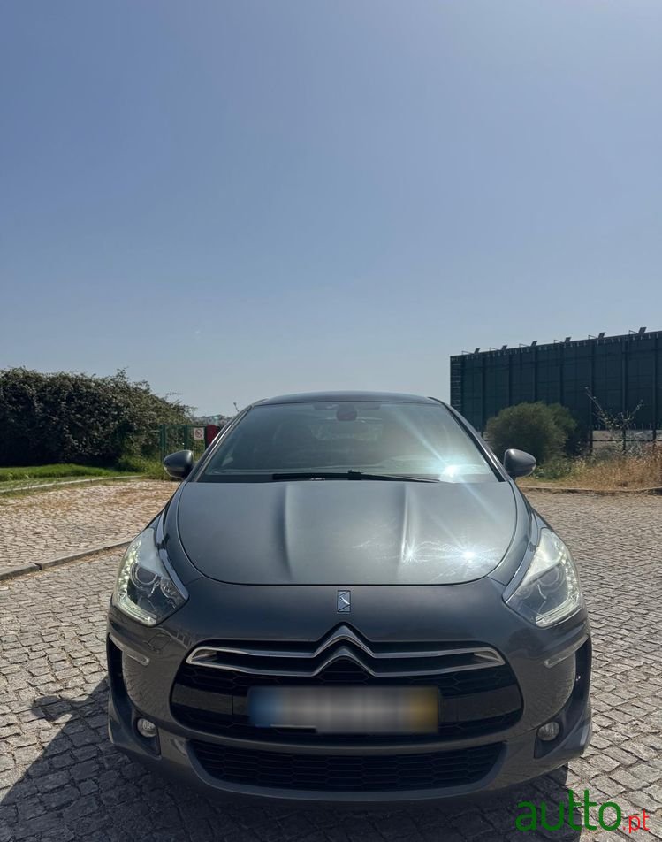 2013' Citroen DS5 photo #2