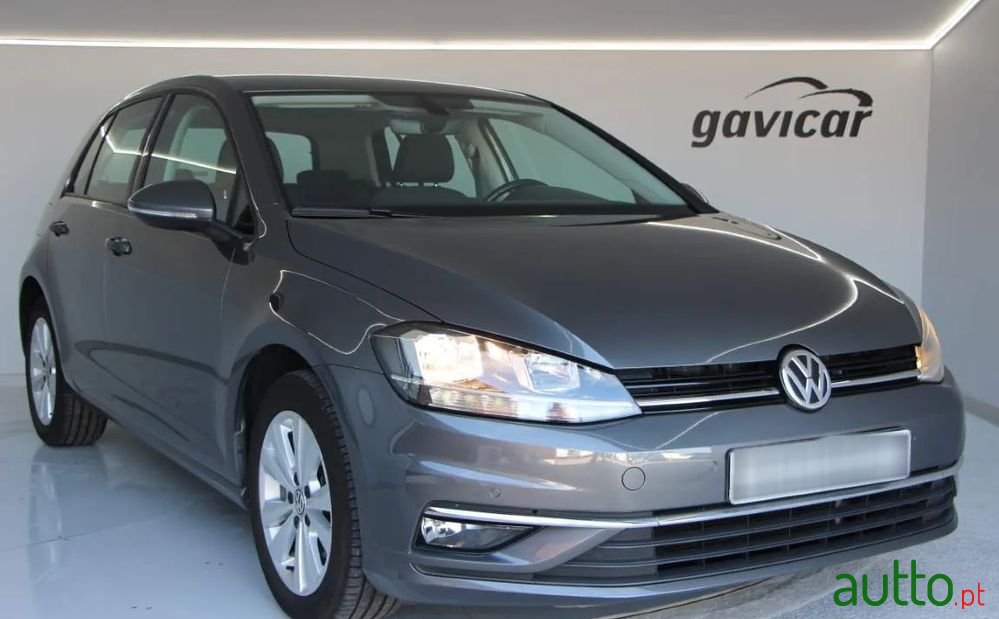 2019' Volkswagen Golf photo #1