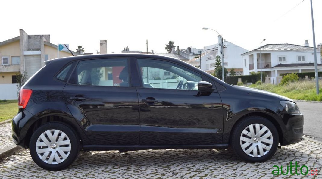 2010' Volkswagen Polo photo #4