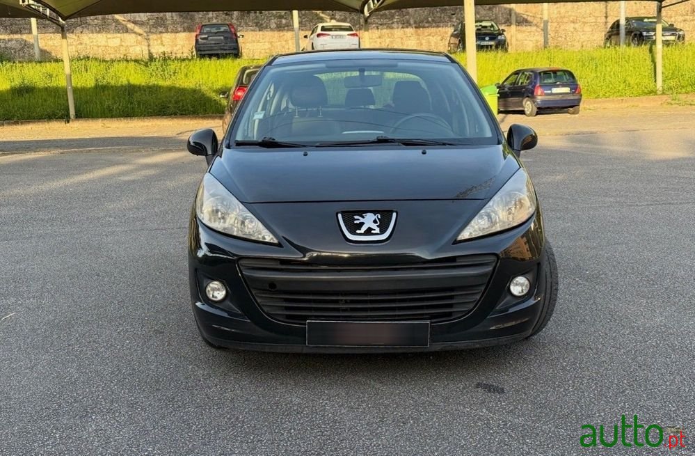 2010' Peugeot 207 photo #2