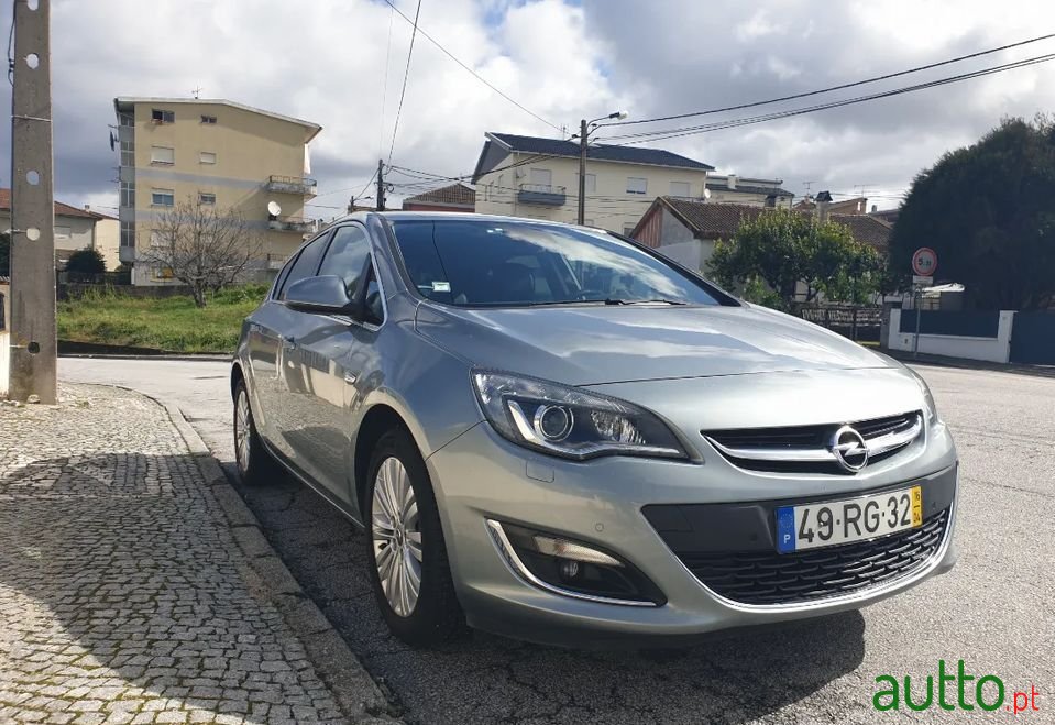 2016' Opel Astra photo #3