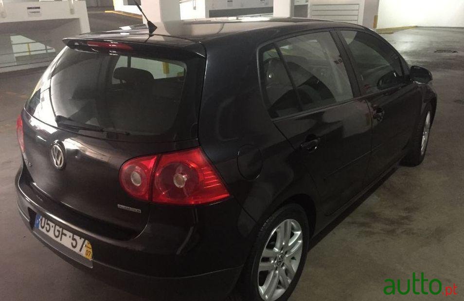 2008' Volkswagen Golf photo #1