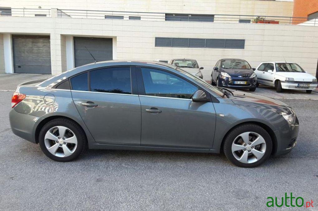 2010' Chevrolet Cruze 2.0 Vcdi Lt photo #2