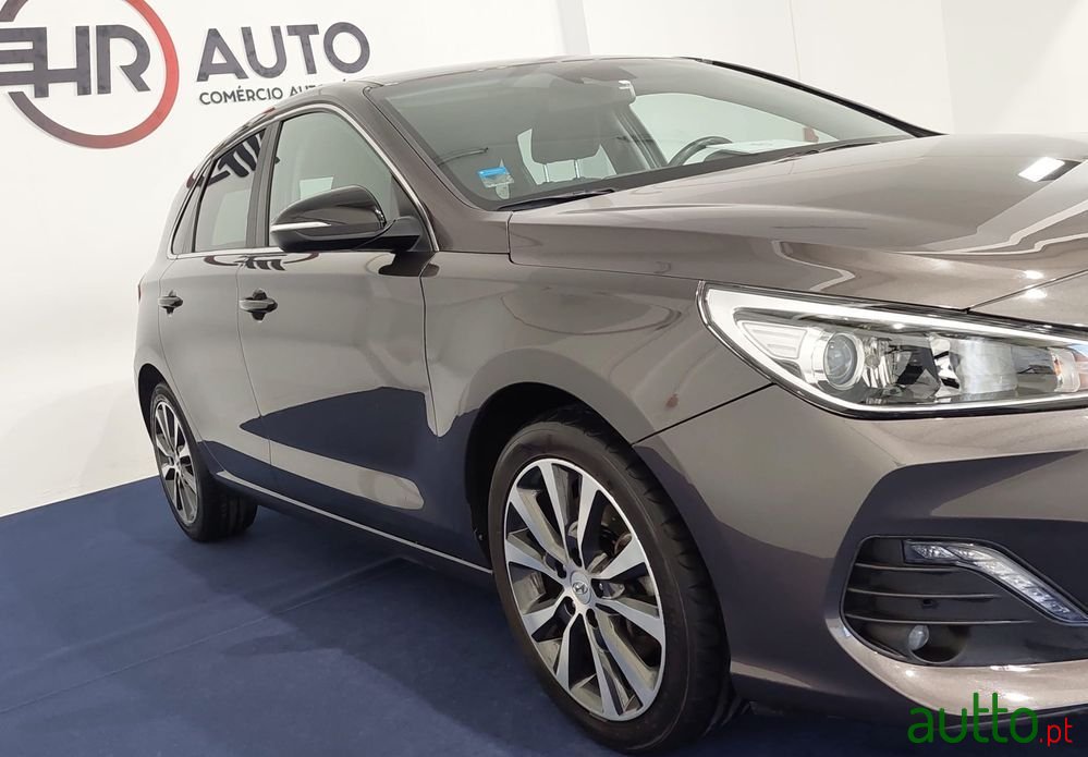 2019' Hyundai i30 photo #5