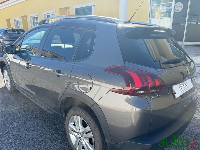 2019' Peugeot 2008 1.2 Puretech Signature photo #4