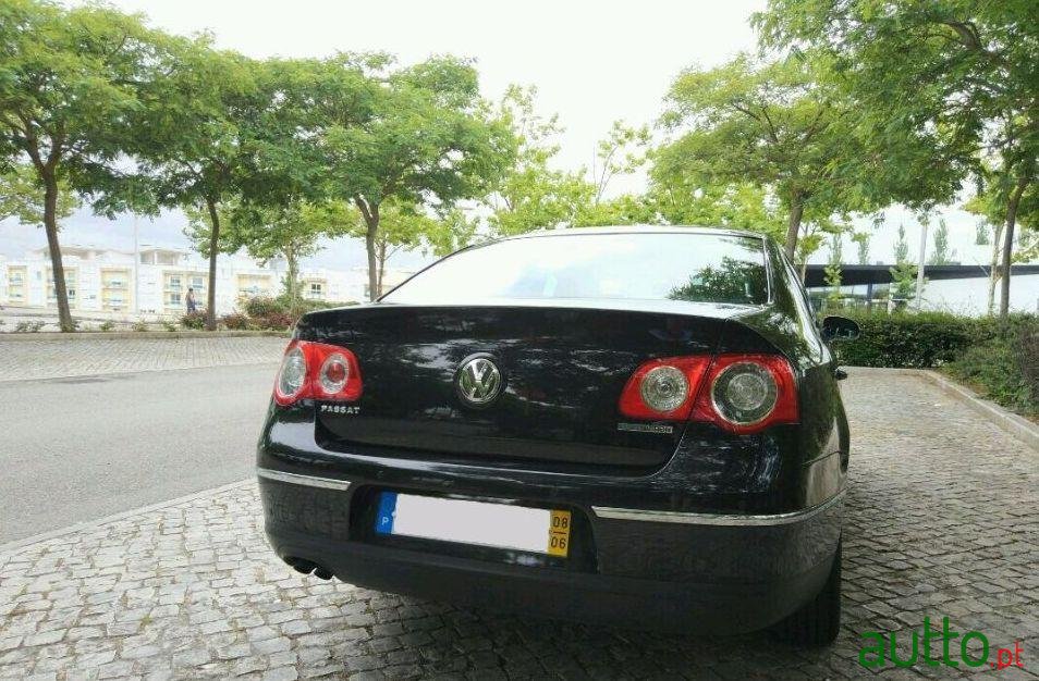 2008' Volkswagen Passat photo #2