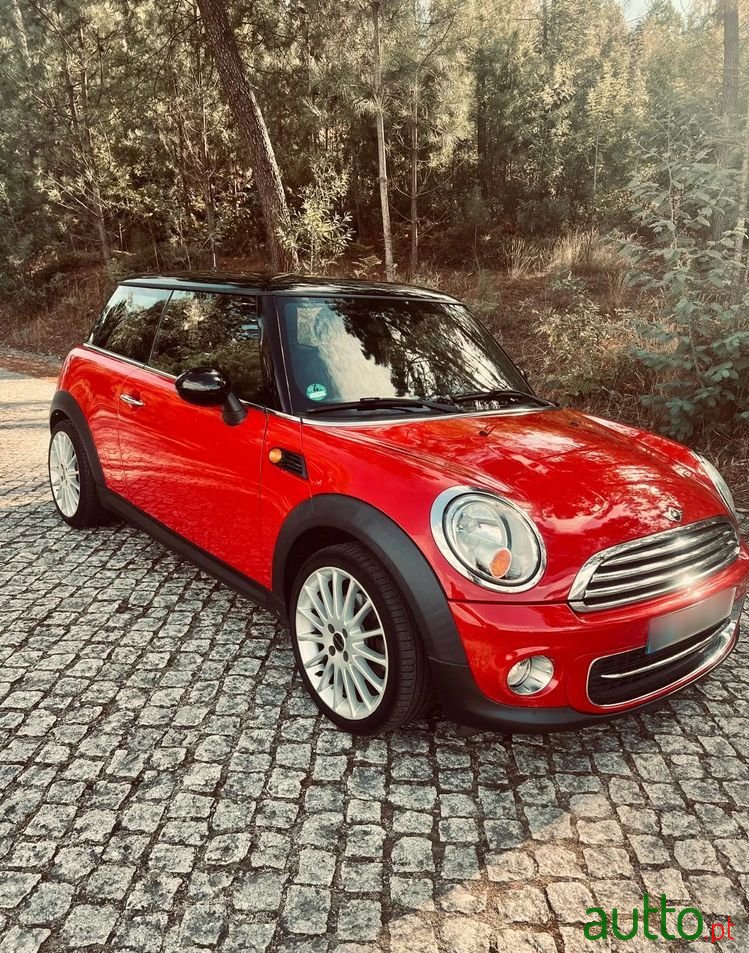 2013' MINI Cooper photo #2