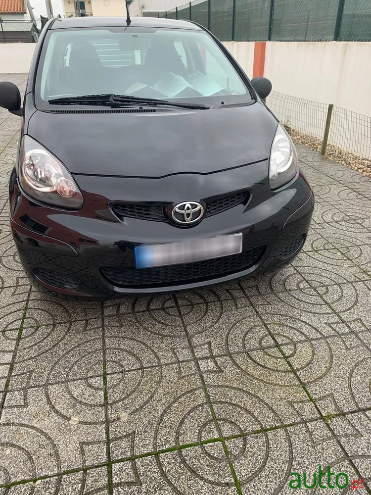 2012' Toyota Aygo 1.0 photo #1