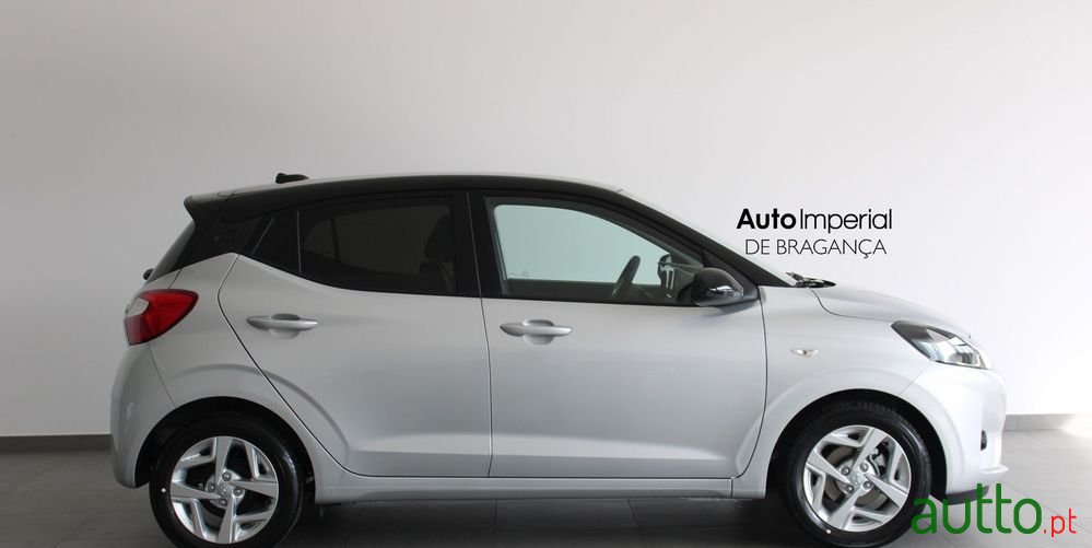 2022' Hyundai i10 1.0 Comfort (Tt) photo #5