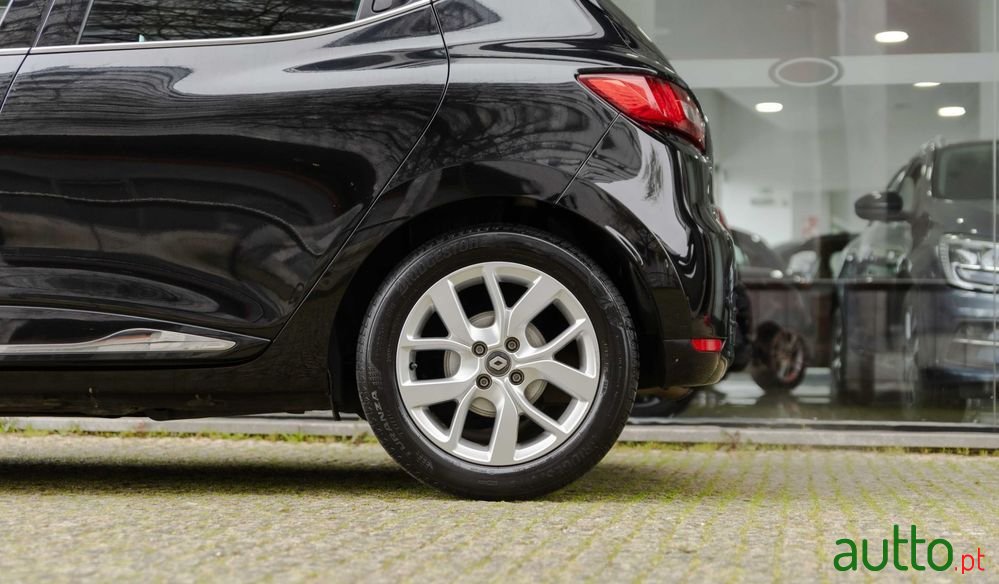 2019' Renault Clio photo #3