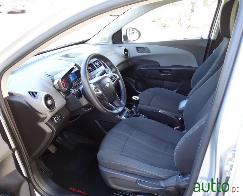 2013' Chevrolet Aveo photo #3