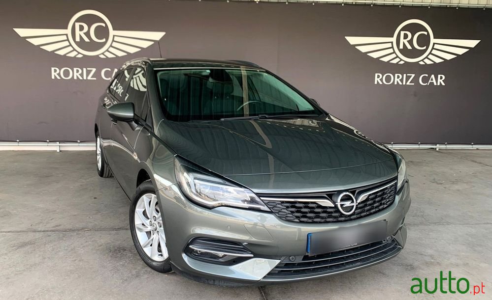 2020' Opel Astra Sports Tourer photo #2