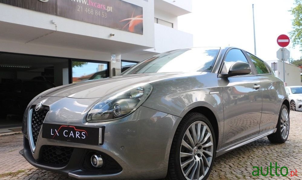 2018' Alfa Romeo Giulietta photo #2