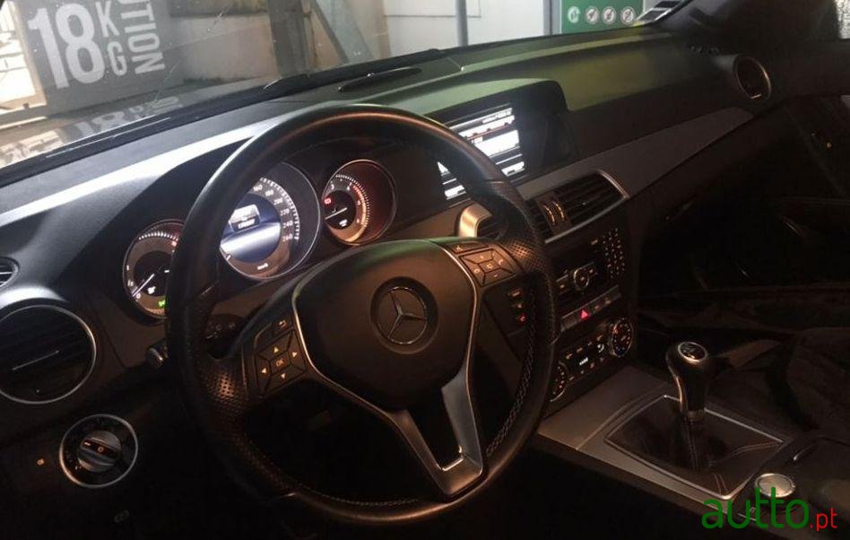 2013' Mercedes-Benz C-220 Edition C photo #3