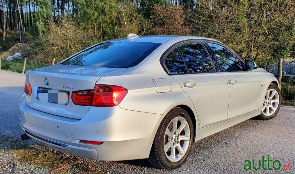 2013' BMW 320 Auto Sport Line photo #2