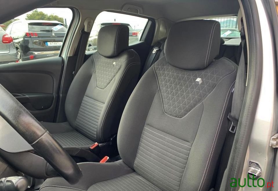 2014' Renault Clio photo #4