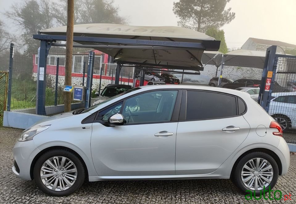 2016' Peugeot 208 photo #5