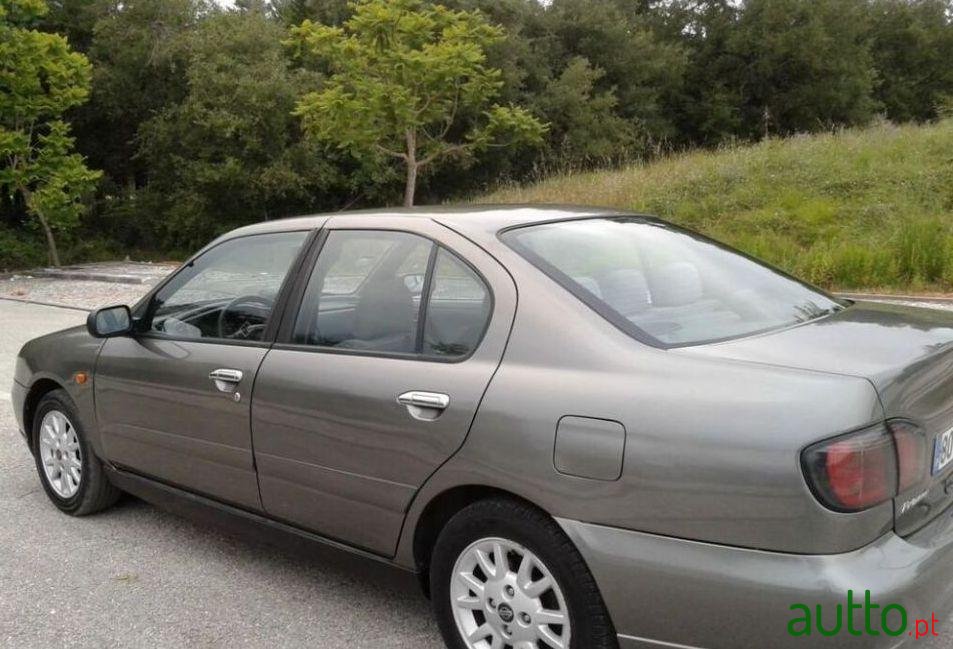 2001' Nissan Primera photo #1