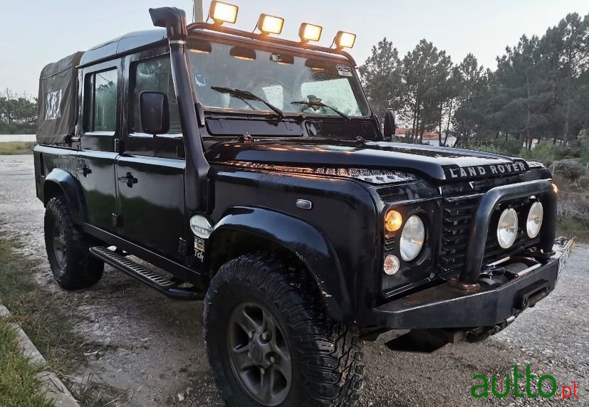 2005' Land Rover Defender photo #3