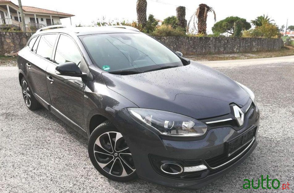 2015' Renault Megane Sport Tourer photo #2