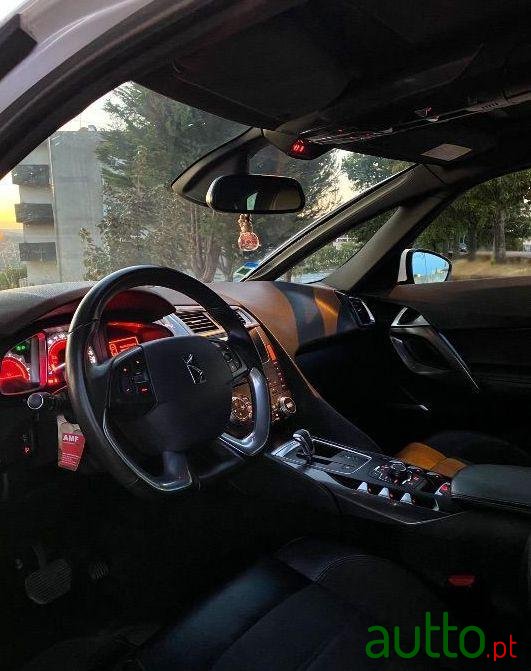 2014' DS Automobiles Ds5 photo #3