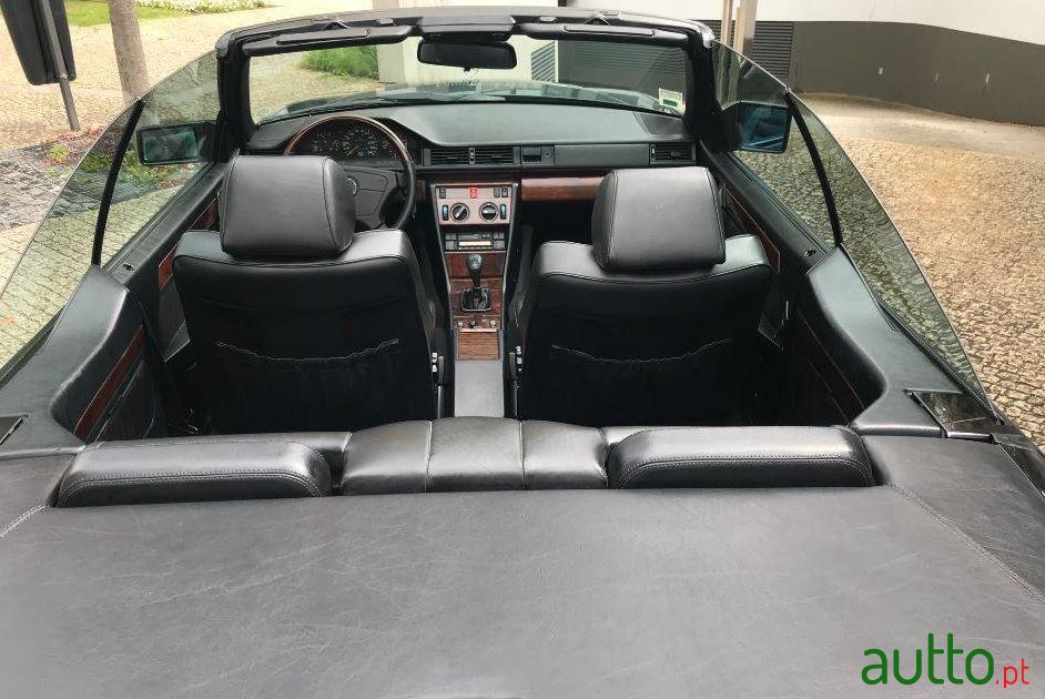 1994' Mercedes-Benz E-220 Cabrio photo #4