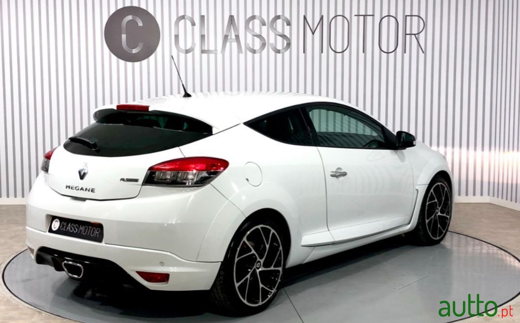 2011' Renault Megane Coupe photo #4