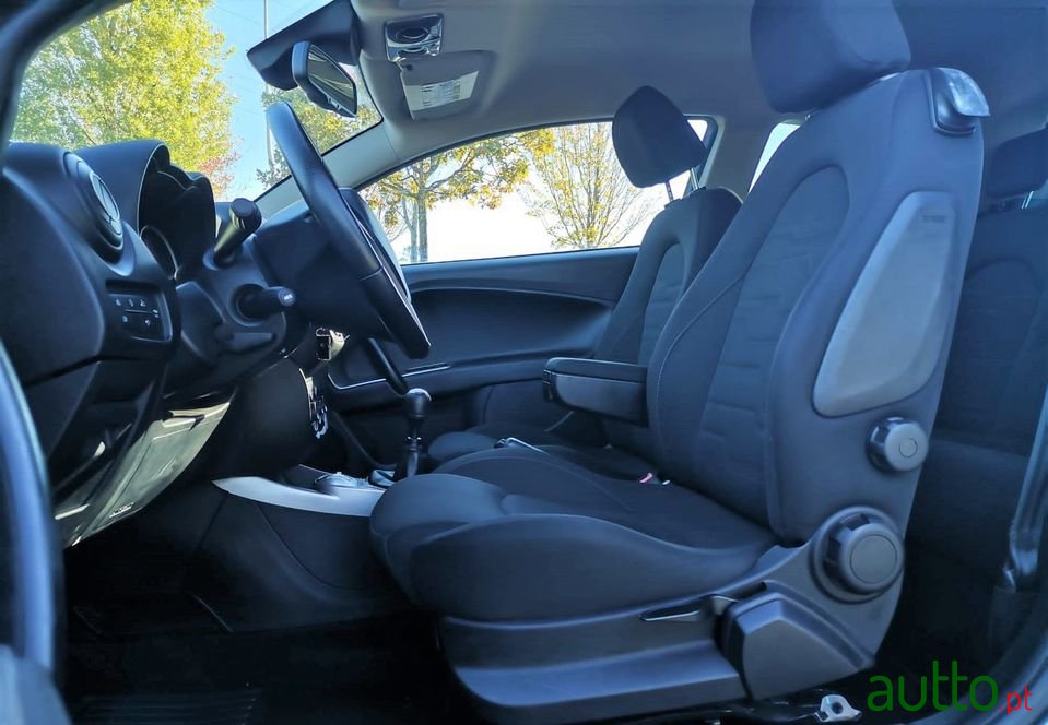 2012' Alfa Romeo MiTo photo #2