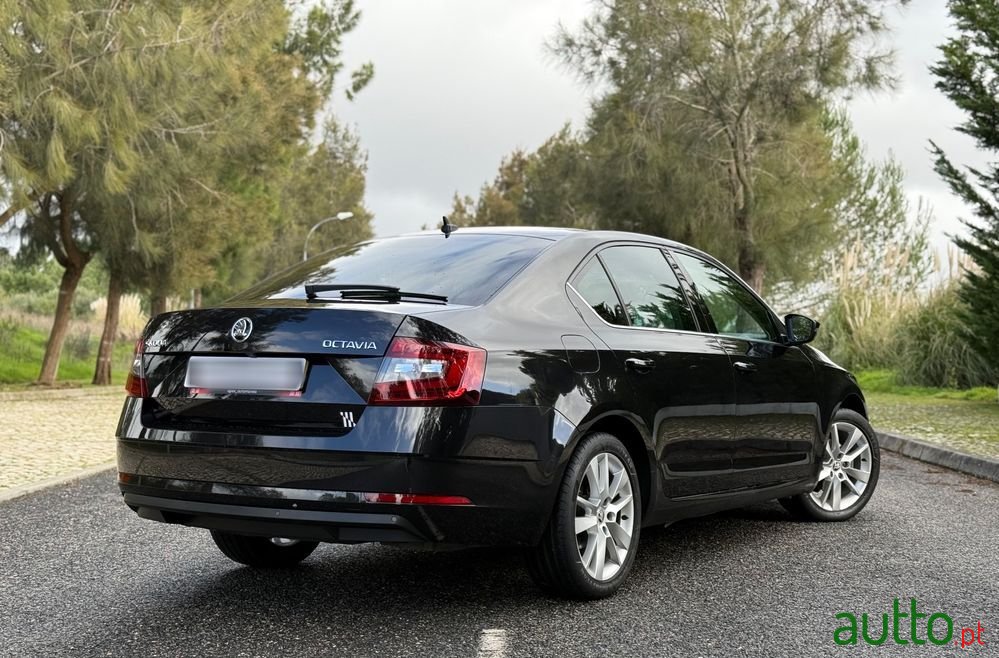 2019' Skoda Octavia 1.6 Tdi Style photo #4