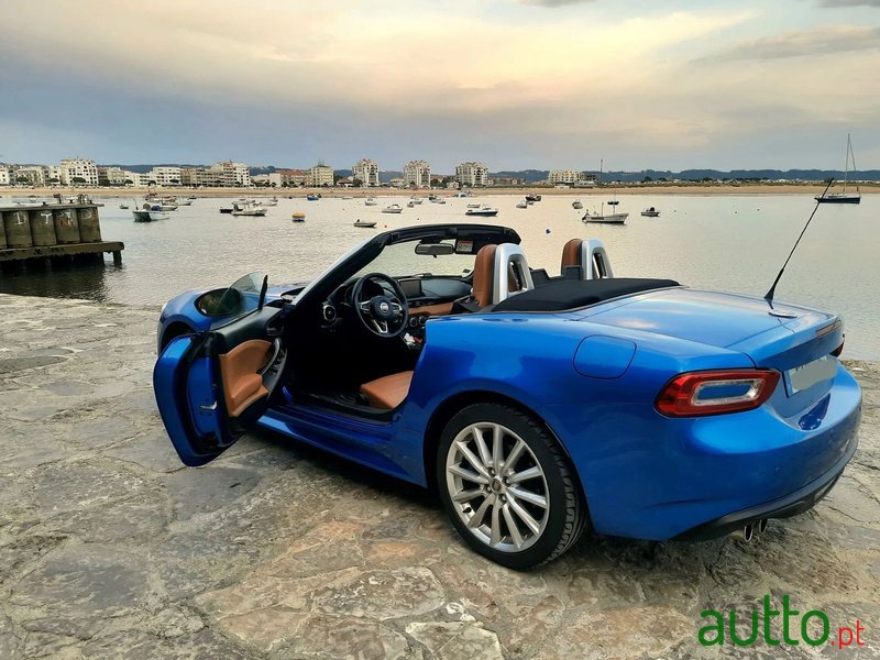 2019' Fiat 124 Spider photo #1