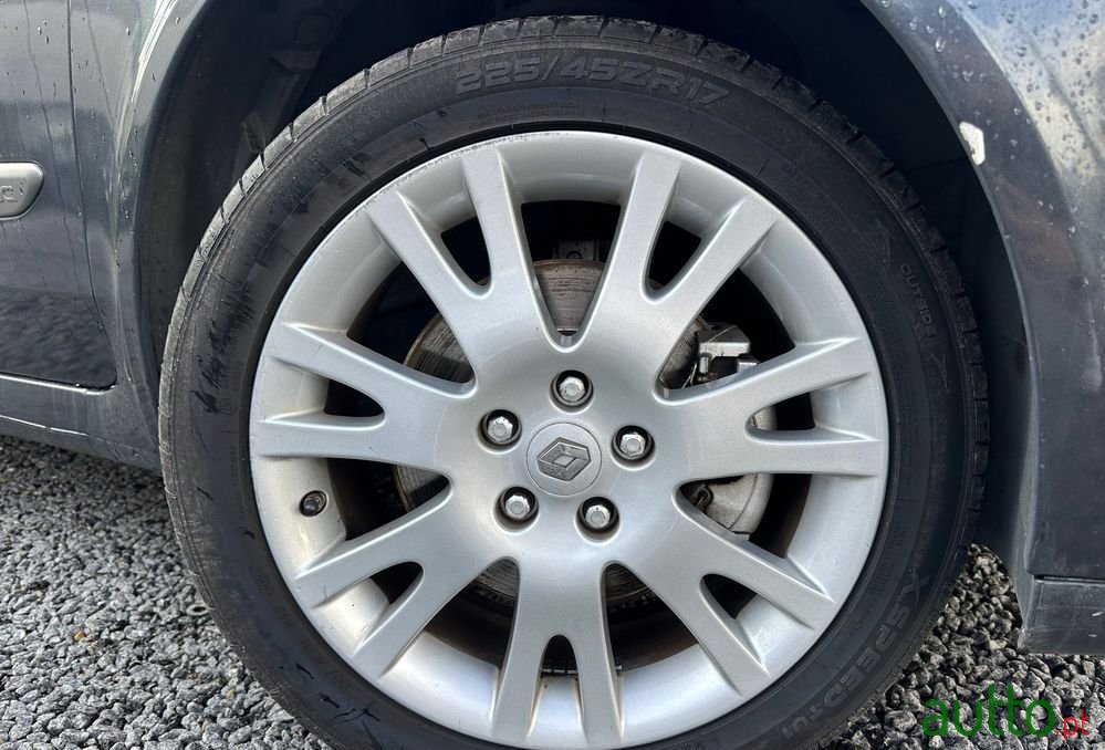 2004' Renault Laguna Break photo #3