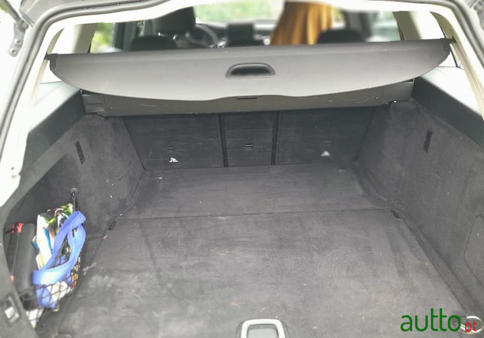 2015' Mercedes-Benz C-200 photo #3