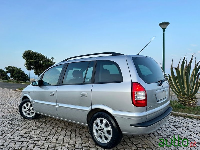 2004' Opel Zafira photo #3