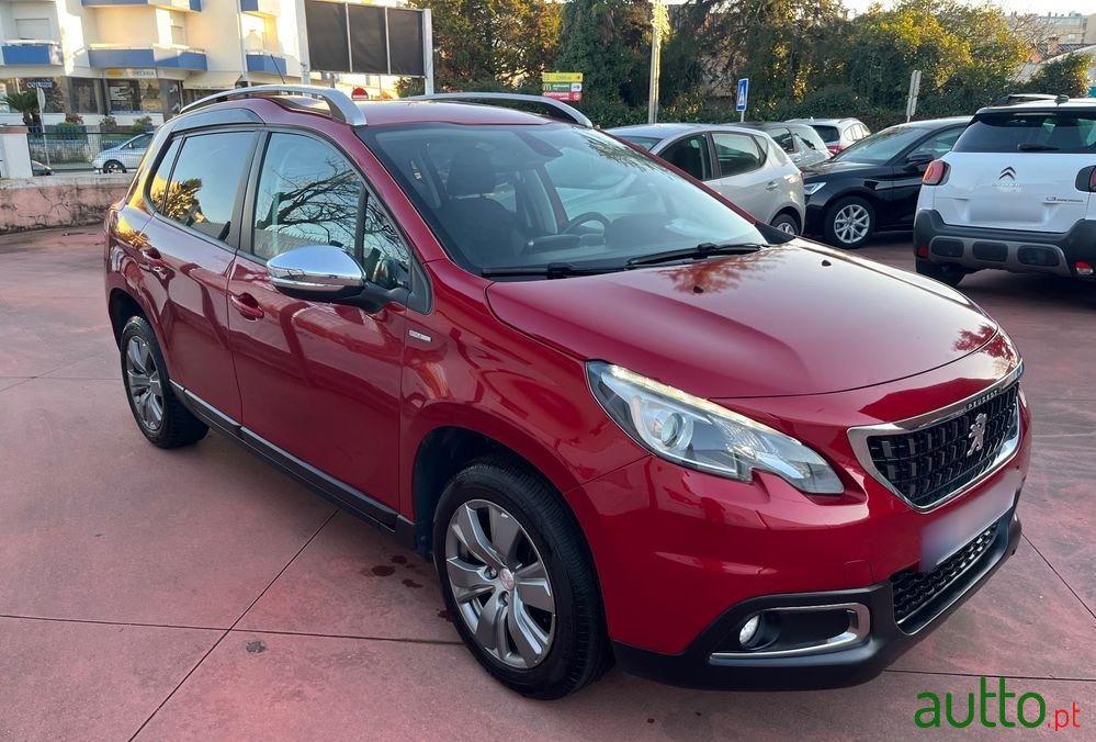2019' Peugeot 2008 photo #2