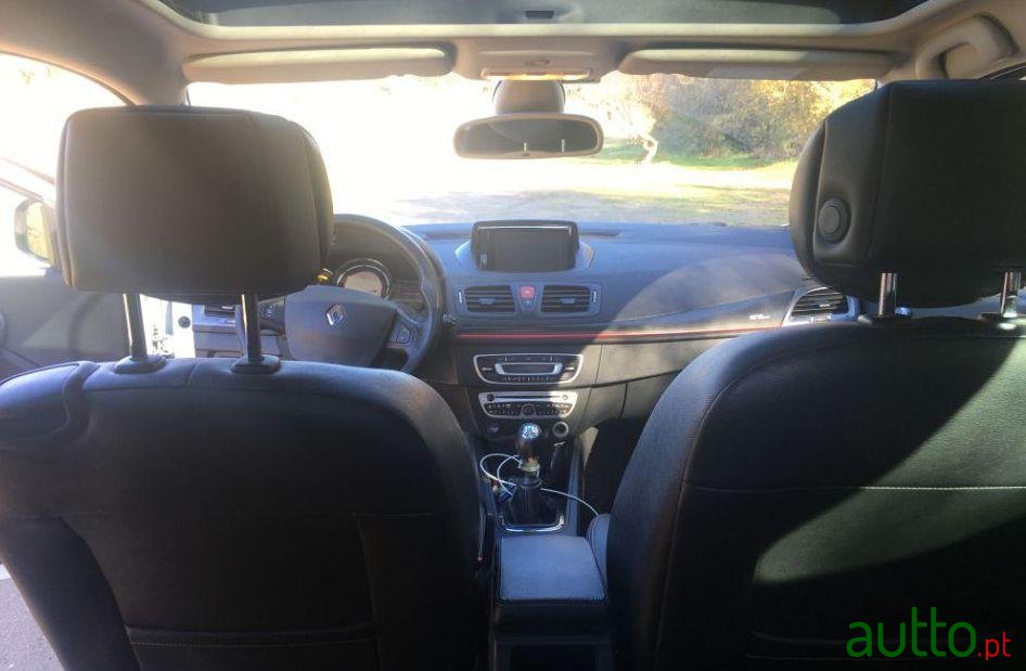 2010' Renault Megane Coupe photo #1