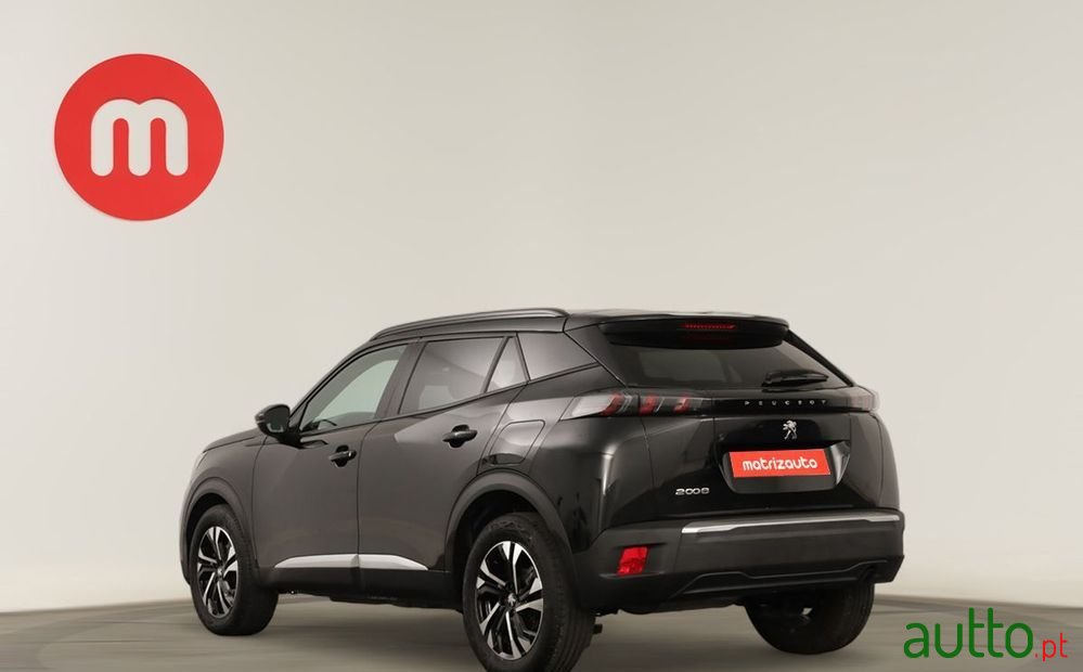 2023' Peugeot 2008 photo #3