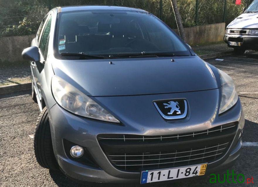 2011' Peugeot 207 Sportium 1.4 Hdi photo #2