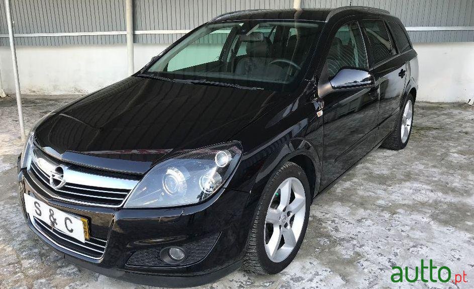 2010' Opel Astra Caravan photo #1