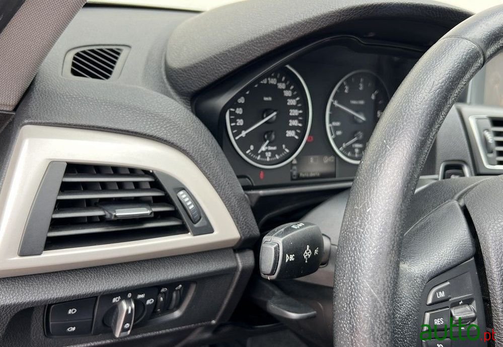 2016' BMW Série 1 D Line Urban photo #6