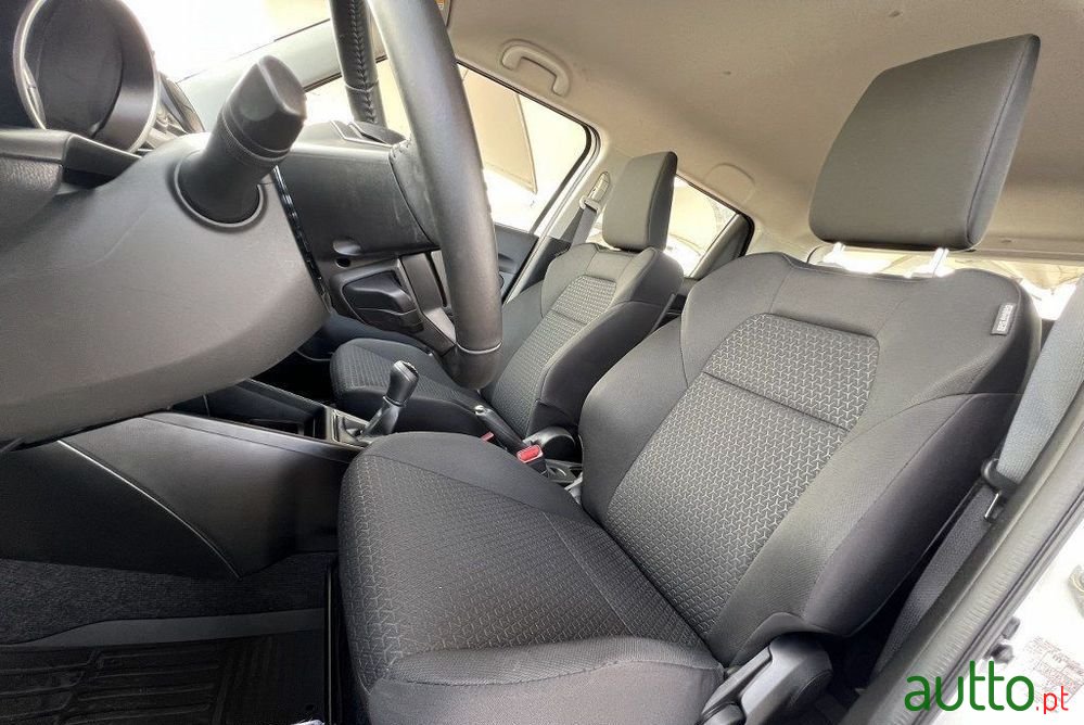 2019' Suzuki Swift 1.2 Vvt Gle Shvs photo #3