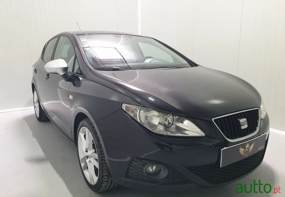 2010' SEAT Ibiza photo #2