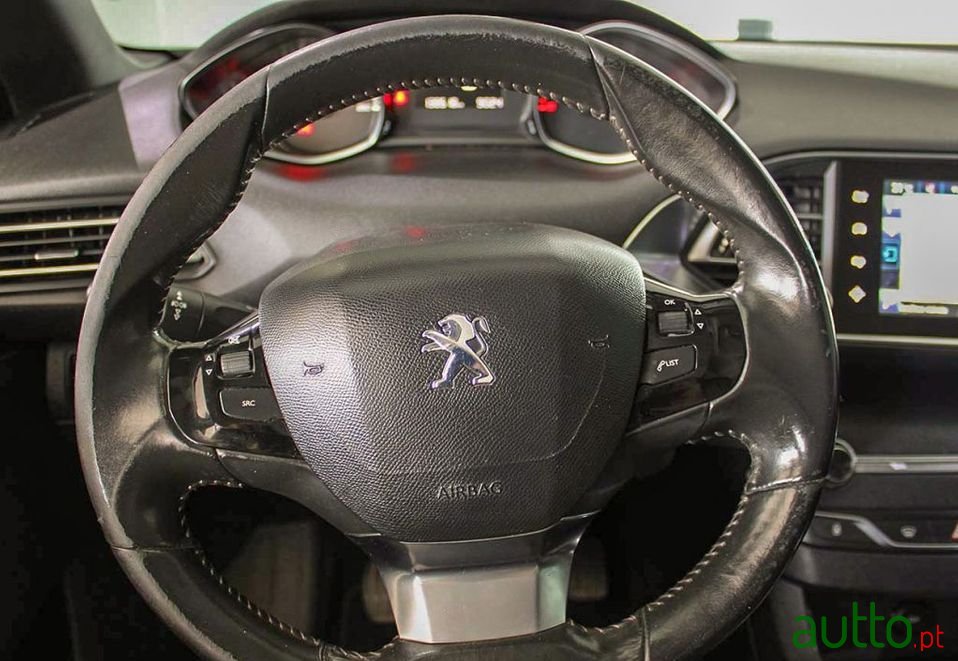 2013' Peugeot 308 photo #5