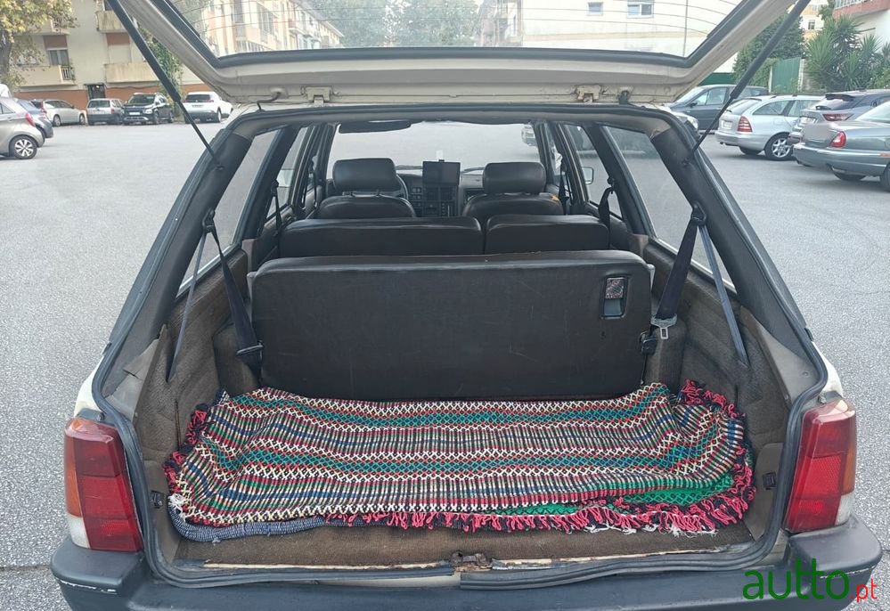 1990' Peugeot 505 Break photo #4
