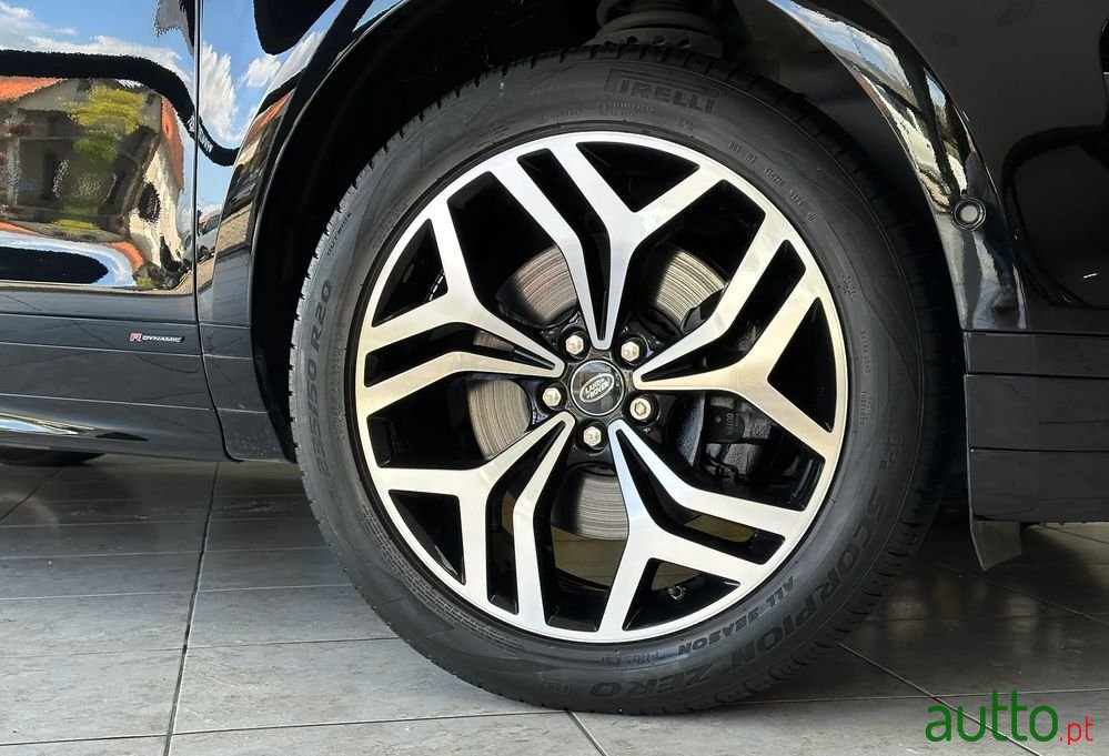 2021' Land Rover Range Rover Evoque photo #6