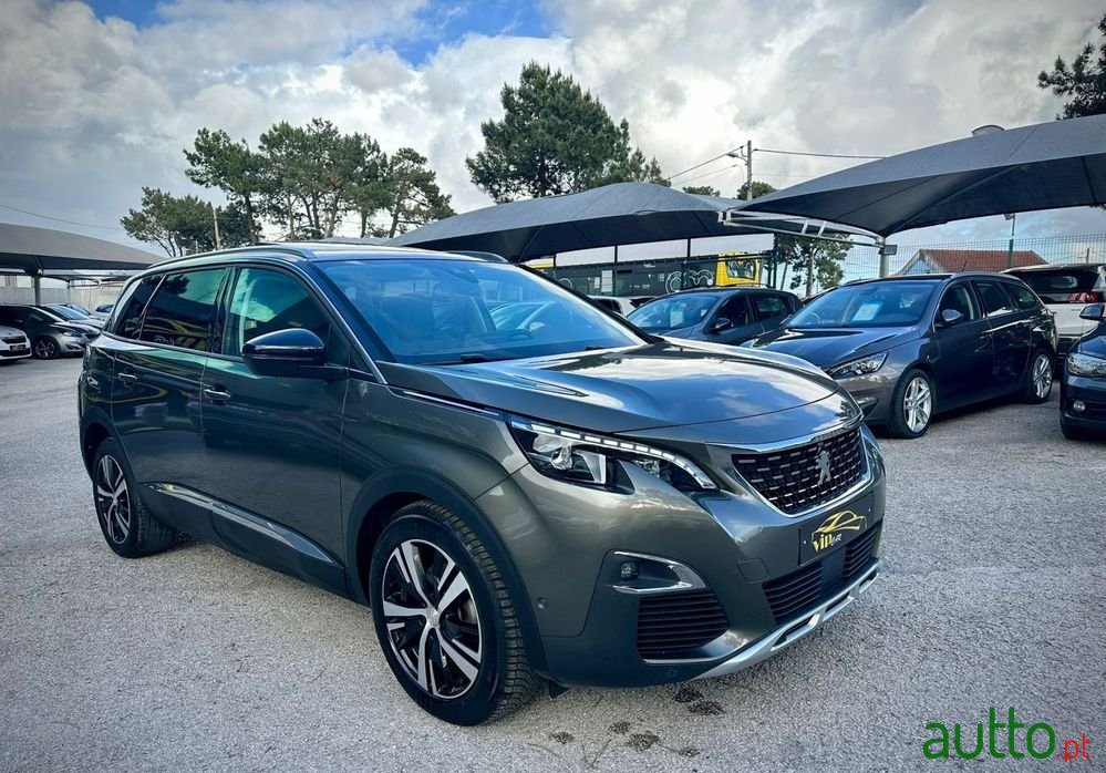 2017' Peugeot 5008 photo #3