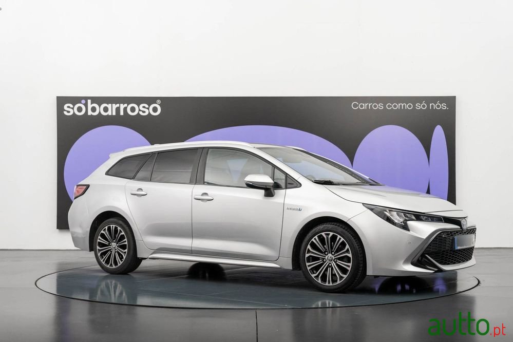 2020' Toyota Corolla Touring Sports photo #6