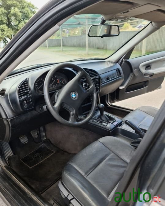 1991' BMW 316 photo #6