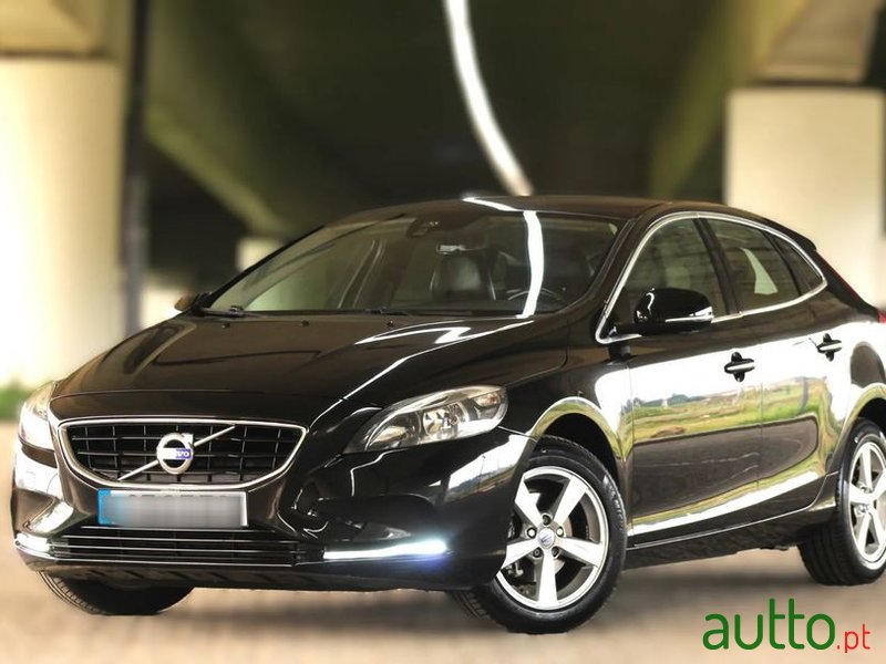 2012' Volvo V40 photo #1